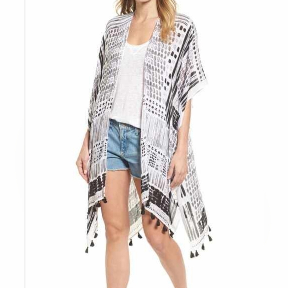 Nordstrom Black and White Patterned Kimono